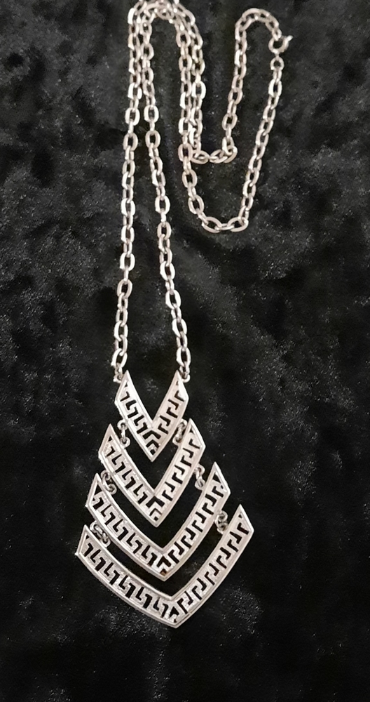 Vintage Signed Lisner necklace